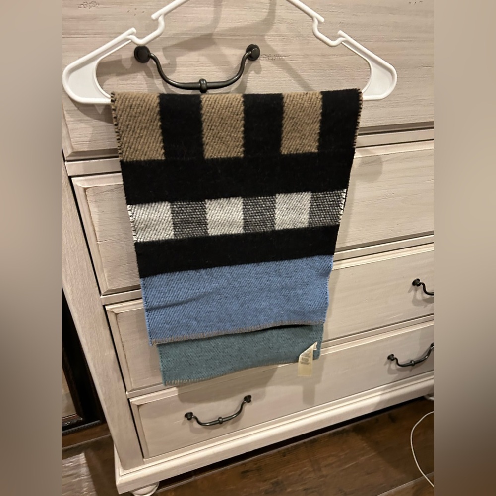 ❌❌ SOLD ❌❌ Burberry Blanket Sweater